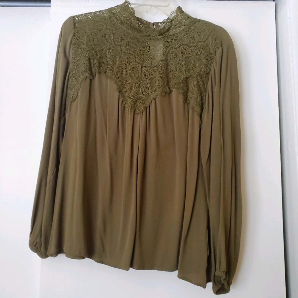 White Birch blouse with lace front